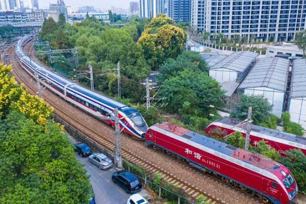 カンボジアと中国を直接結ぶ鉄道の可能性について協議中